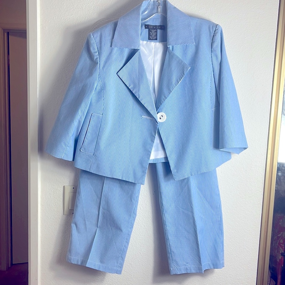 Vintage Ninety seersucker suit suit crop pants -pants are an 8 jacket 10